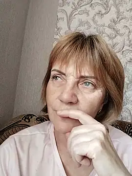 Snapshot of MichelleLove48 chatting on June 11, 4:21 am MichelleLove48 online show from June 11, 4:21 am