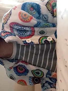 gatitachula93 online show from February 11, 1:49 pm