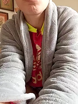 gatitachula93 online show from April 8, 11:32 am