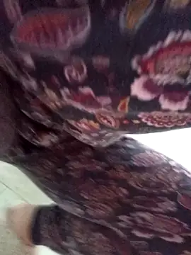 gatitachula93 online show from April 11, 7:18 pm