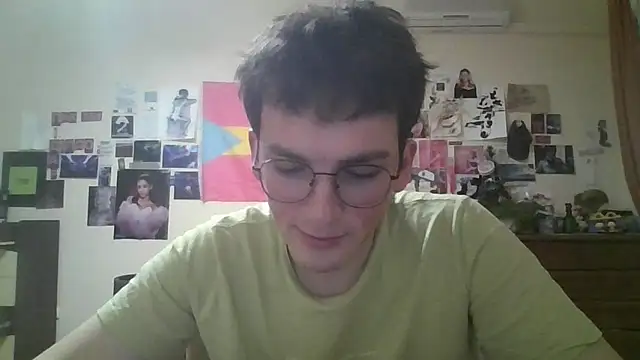 Snapshot of leo_cutie chatting on March 12, 8:26 pm leo cutie online show from March 12, 8:26 pm