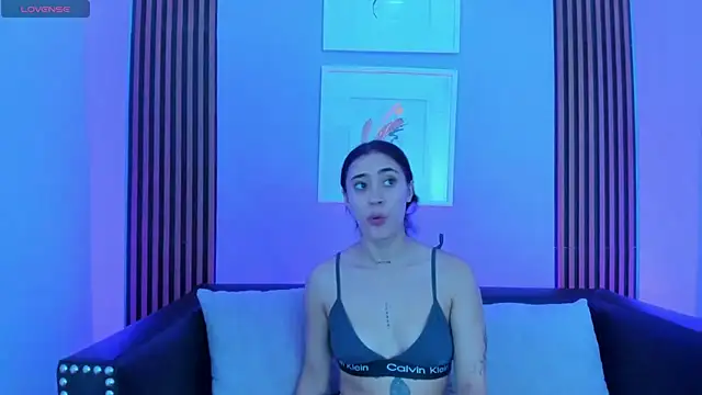 Snapshot of Ariana_collinss chatting on June 5, 2:01 pm Ariana collinss online show from June 5, 2:01 pm