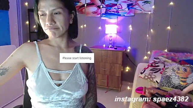 Snapshot of Shadia_Squirt chatting on January 17, 9:17 pm Shadia Squirt online show from January 17, 9:17 pm