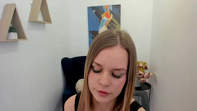 Snapshot of MidnighteAura chatting on March 17, 8:01 pm MidnighteAura online show from March 17, 8:01 pm