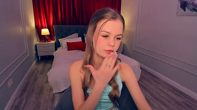 Snapshot of MidnighteAura chatting on April 1, 7:11 pm MidnighteAura online show from April 1, 7:11 pm