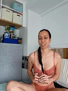 Maeveleigh xo online show from December 16, 9:09 pm