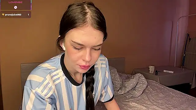 ElliRusk online show from February 22, 4:46 am