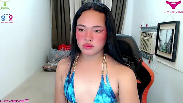 Fantacyloverr online show from December 4, 4:48 pm