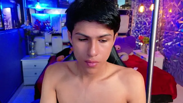 StormLuxX online show from March 4, 10:05 pm