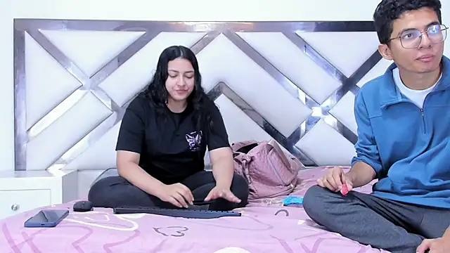 Snapshot of Alexandmelyy chatting on December 16, 12:32 pm Alexandmelyy online show from December 16, 12:32 pm