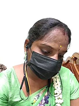 Snapshot of Tamil_Pallavi chatting on May 8, 6:02 pm Tamil Pallavi online show from May 8, 6:02 pm