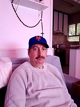 Snapshot of FocussedFreckle chatting on March 14, 9:15 am FocussedFreckle online show from March 14, 9:15 am