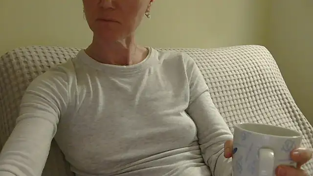 AuroraAG online show from April 14, 8:15 pm