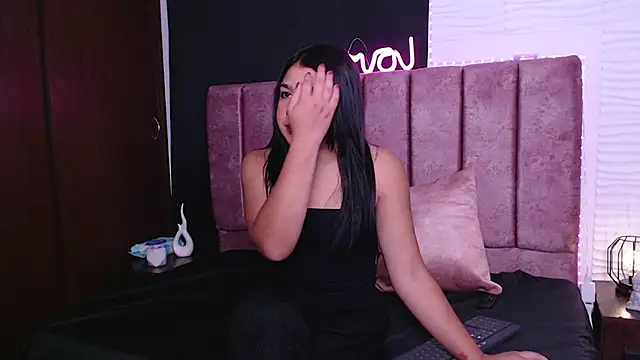 isarose01 online show from December 4, 12:36 pm