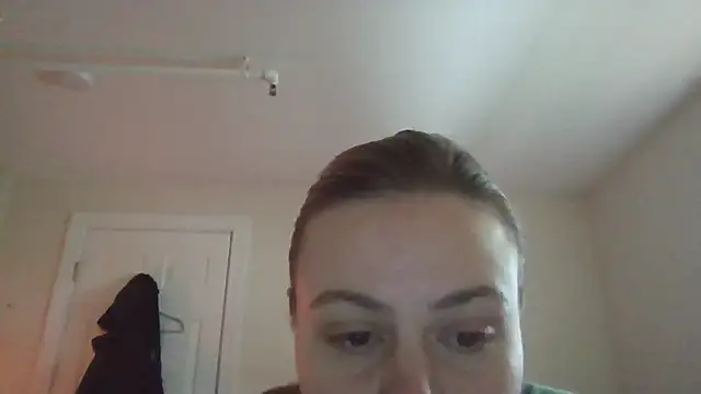 Snapshot of Estherjude chatting on December 2, 7:09 pm Estherjude online show from December 2, 7:09 pm