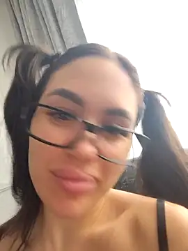 SiennaLuxexx online show from March 31, 11:54 am