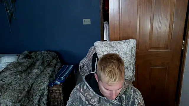 Snapshot of SpunRedneck chatting on March 5, 10:50 pm SpunRedneck online show from March 5, 10:50 pm