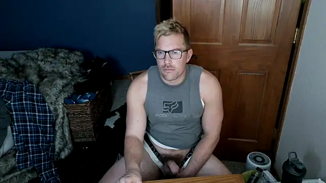 Snapshot of SpunRedneck chatting on March 19, 12:25 am SpunRedneck online show from March 19, 12:25 am