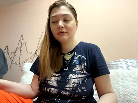 Snapshot of Ungoliant_Kiss chatting on December 4, 6:12 am Ungoliant Kiss online show from December 4, 6:12 am