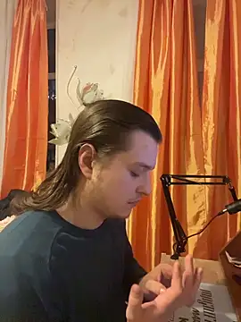 CletusBradburry online show from December 2, 5:30 pm