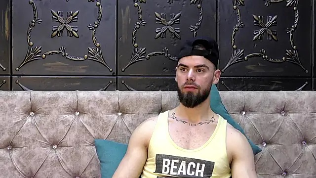 Snapshot of JeffAllann chatting on December 1, 10:37 pm JeffAllann online show from December 1, 10:37 pm