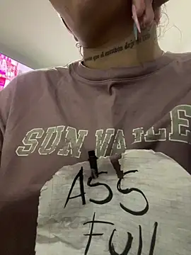 Snapshot of Slut_Dirty_Nastyy chatting on February 22, 12:45 am Slut Dirty Nastyy online show from February 22, 12:45 am