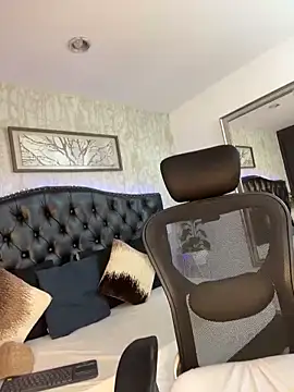 Lander Cruz online show from February 21, 7:15 pm