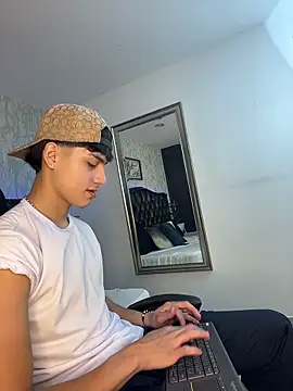 Lander Cruz online show from February 27, 6:08 pm