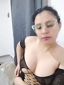 latina prohibida online show from April 26, 3:26 am
