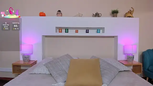 AnikaRomanoff  online show from December 22, 11:40 am