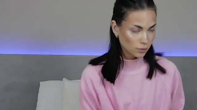 Snapshot of RachaelMils chatting on December 20, 3:46 am RachaelMils online show from December 20, 3:46 am