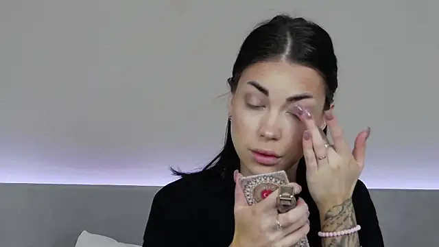 Snapshot of RachaelMils chatting on December 23, 3:59 am RachaelMils online show from December 23, 3:59 am