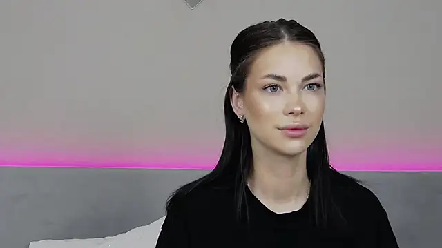 Snapshot of RachaelMils chatting on February 3, 3:59 am RachaelMils online show from February 3, 3:59 am