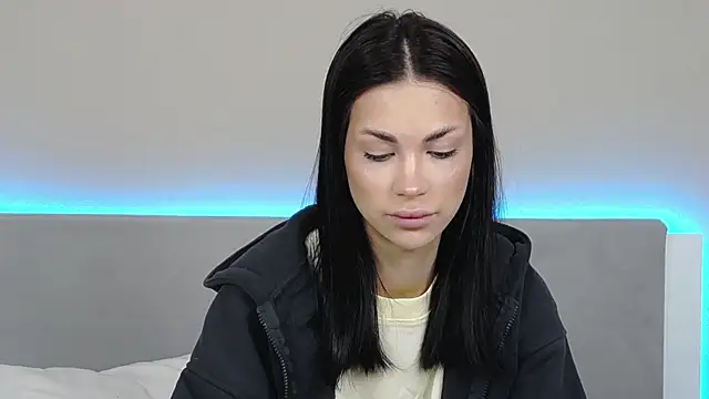 Snapshot of RachaelMils chatting on February 19, 4:08 am RachaelMils online show from February 19, 4:08 am