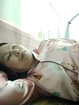 Lili-123k online show from April 16, 8:48 am