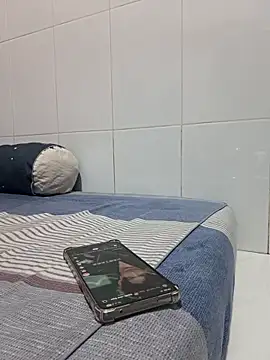 felicity chloe online show from April 2, 11:35 pm