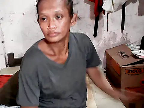 Snapshot of shimmirlyn_89 chatting on December 3, 6:54 am shimmirlyn 89 online show from December 3, 6:54 am