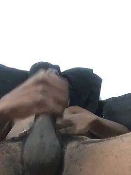 Snapshot of Pound5King chatting on April 11, 8:02 pm Pound5King online show from April 11, 8:02 pm