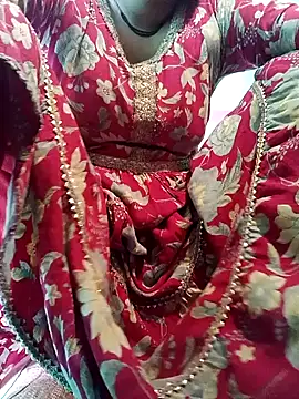 Snapshot of Karisma_ji chatting on May 23, 5:56 am Karisma ji online show from May 23, 5:56 am