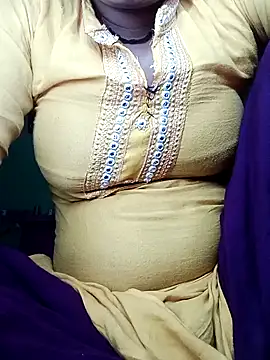 Snapshot of Karisma_ji chatting on May 25, 7:14 am Karisma ji online show from May 25, 7:14 am