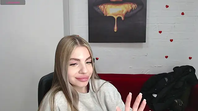 EsterNoir online show from December 2, 8:52 am