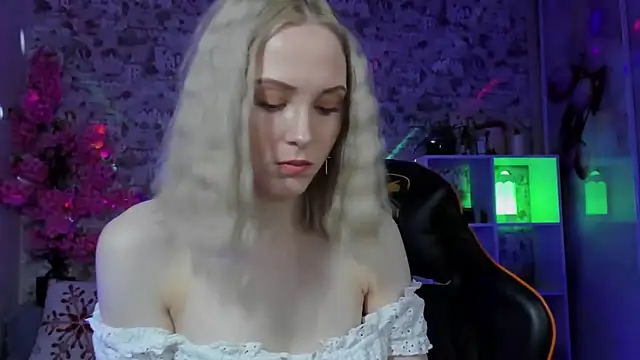 Gina Gina love online show from April 3, 1:03 am