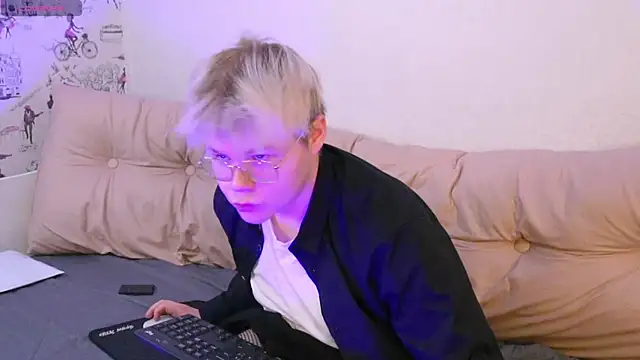 Brian Mils online show from December 14, 12:21 pm