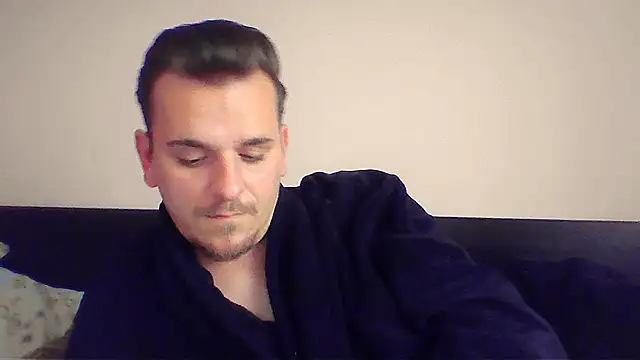 sexy bigdick22 online show from December 2, 12:43 pm