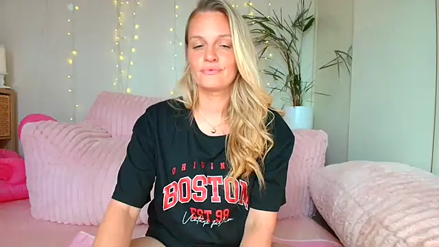 AussieErica online show from January 9, 5:32 am