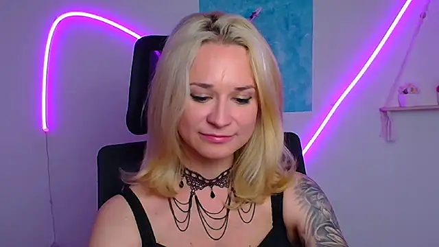 Snapshot of Melodie_Aster chatting on May 2, 11:37 am Melodie Aster online show from May 2, 11:37 am