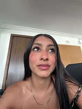 lya  brown online show from July 8, 1:37 pm