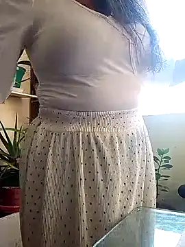 Valeria montana  online show from April 4, 12:35 pm