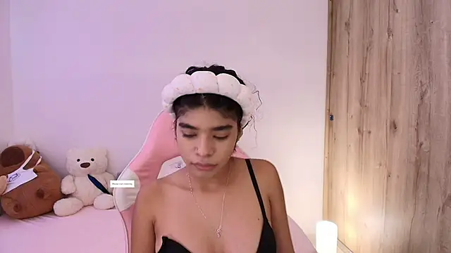 phia carter online show from April 16, 4:30 pm