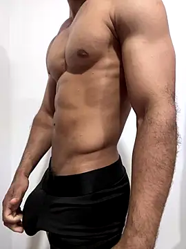 Snapshot of BrunoHot_ chatting on December 4, 9:12 pm BrunoHot online show from December 4, 9:12 pm